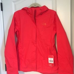 NWT North Face Venture 2 Rain Jacket in Juicy Red